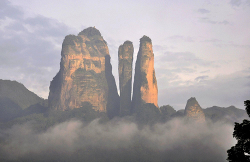 File photo taken on June 26, 2010 shows Jianglangshan Mountains in east China's Zhejiang Province. 