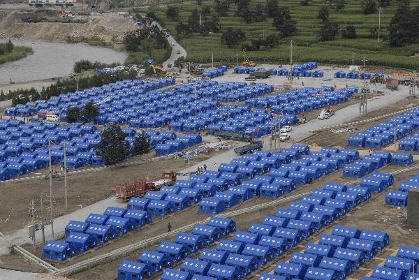 Photo taken on Aug. 25, 2010 shows a newly established shelter site in Zhouqu County, northwest China's Gansu Province, Aug. 25, 2010.