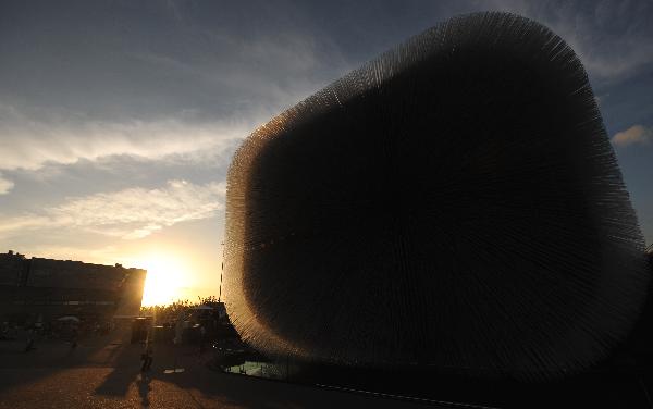 Photo taken in the dusk shows the Seed Cathedral, the pavilion of the United Kingdom, at the Expo Park in east China's Shanghai Sept. 9, 2010. 