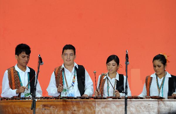 Actors from Guatemala perform at the ceremony to mark the National Pavilion Day for the Republic of Guatemala at the 2010 World Expo Park in Shanghai, east China, Sept. 15, 2010.