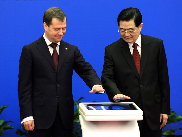 China-Russia energy deals mark 'new era'