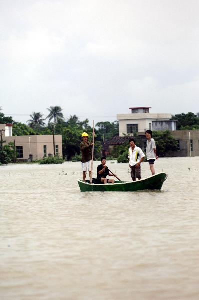 Photo taken on Oct. 7, 2010 shows the submerged area in Wancheng Township of Wanning, south China's Hainan Province. Heavy rainfall in Wanning since Sept. 30 has afflicted 357,700 residents.