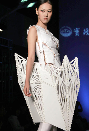 Green fashion show staged at Expo's Zero-carbon Pavilion