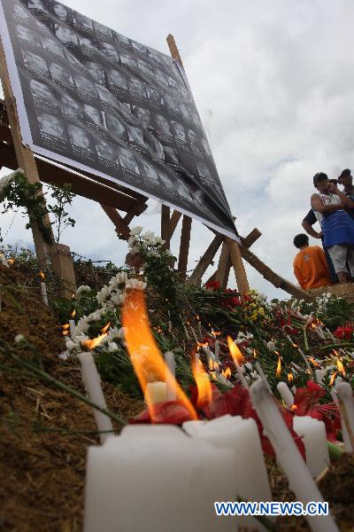 People commemorate the first anniversary of the Maguindanao Massacre, in Ampatuan town in Maguindanao Nov. 23, 2010. 
