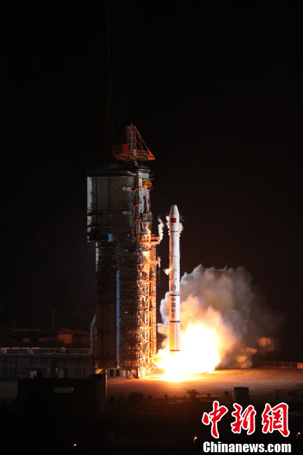 A Long March 3A carrier rocket, carrying 'Zhongxing-20A' communication satellite, blasts off at the Xichang Satellite Launch Center in Xichang, southwest China's Sichuan Province, Nov. 25, 2010. The satellite was successfully put in the predetermined orbit on Nov. 25. [Xinhua]