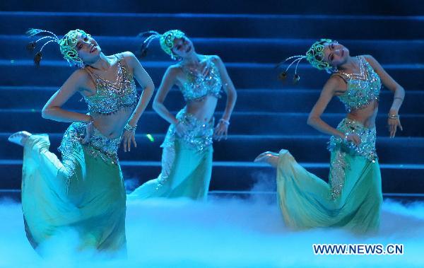 Artists perform at the soiree for the closing ceremony of the 2010 Chinese Language Year in Russia, in Moscow, Russia, Nov. 24, 2010. 