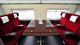 Photo taken on Dec. 3, 2010 shows a compartment on a train of CRH380A of China Railway High-Speed (CRH), in Guangzhou, capital of south China's Guangzhou Province.