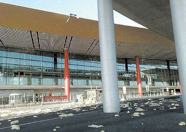 Airport seeks to reassure travelers