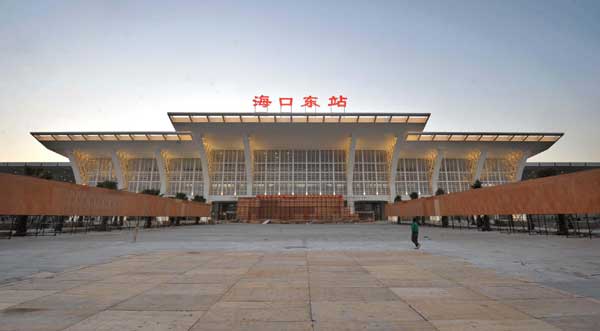 Photo taken on Dec 26 shows the Haikou East Station of the Donghuan Railway, in Haikou. 