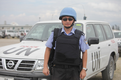 Gao Zhihe participated in many important tasks like the rescue of earthquake survivors and safeguarding the national bank while in Haiti.