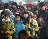 Passengers queue to buy tickets in Harbin Railway Station. The upcoming 40-day spring festival travel period will last from Jan.19 to Feb. 27. [Photo: Chinanews.com] (China Development Gateway Translated by Heng Fei January 5 2011) 