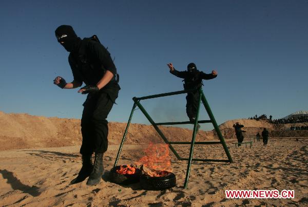 Palestinian militants of al-Ahrar movement take part in a military training in Khan-Younis, southern Gaza Strip, on Jan. 13, 2011.