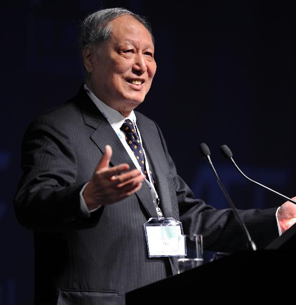 Cheng Siwei, chairman of International Finance Forum (IFF) of China, delivers a speech at the opening ceremony of the Asian Financial Forum (AFF) 2011 in Hong Kong, south China, Jan. 17, 2011. 