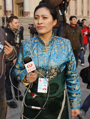 Female journalists made up a majority of reporters covering this year's Two Sessions, the country's most important annual political events. Mar. 8, 2011 marked the celebration of the 100th International Women's Day.