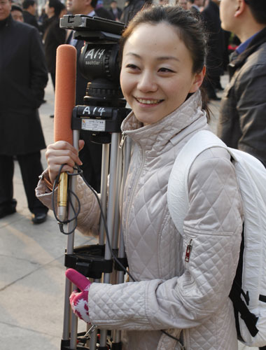 Female journalists made up a majority of reporters covering this year's Two Sessions, the country's most important annual political events. Mar. 8, 2011 marked the celebration of the 100th International Women's Day.