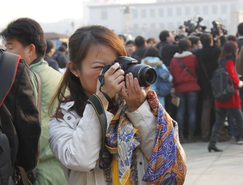 Female journalists made up a majority of reporters covering this year's Two Sessions, the country's most important annual political events. Mar. 8, 2011 marked the celebration of the 100th International Women's Day.