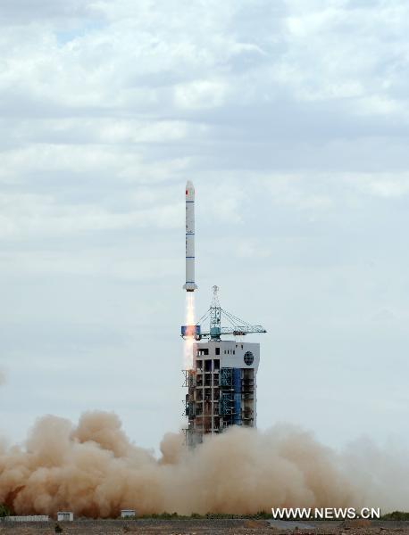 An experimental orbiter in China&apos;s Shi-Jian satellite series, SJ-11-03, boosted by a Long-March II-C rocket carrier, lifts off from the Jiuquan Satellite Launch Center in northwest China&apos;s Gansu Province, July 6, 2011.