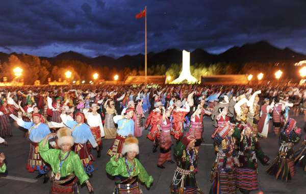 Fireworks celebrate Tibet&apos;s key anniversary