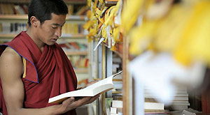 The Sera Monastery is one of the three major monasteries of the Gelug Sect in Lhasa, southwest China's Tibet Autonomous Region. Young monks here are required to study all kinds of Buddhist sutras library every day.