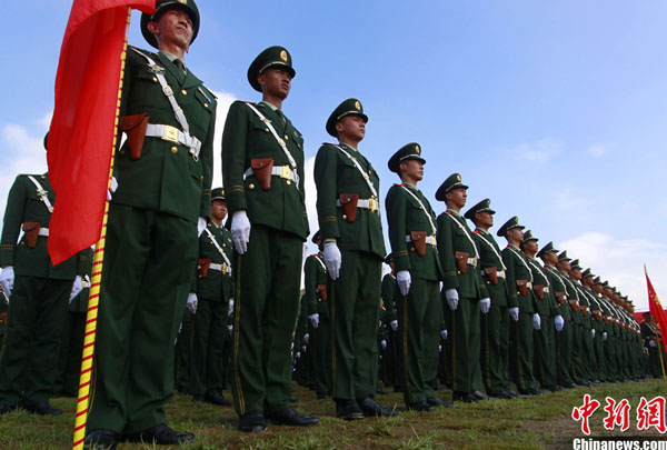 The PAPC (Chinese People&apos;s Armed Police Corps) safety guard oath-taking rally for the 26th World University Games was held in Shenzhen, southeast China&apos;s Guangdong Province on July 31, 2011.