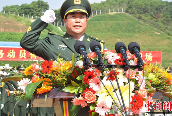 The PAPC (Chinese People&apos;s Armed Police Corps) safety guard oath-taking rally for the 26th World University Games was held in Shenzhen, southeast China&apos;s Guangdong Province July 31, 2011. 