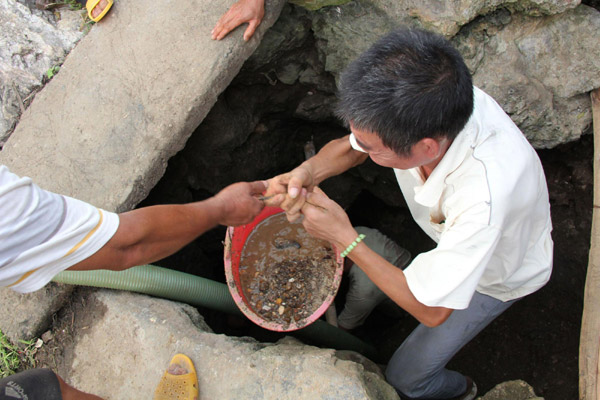 Wells are being dug in search of water in Wuxuan County, Laibin City, in Guangxi Zhuang Autonomous Region on Sept 15, 2011.