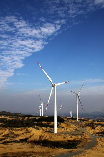 Laoyemiao wind power plant in Duchang County, east China&apos;s Jiangxi Province, Nov 10, 2010.