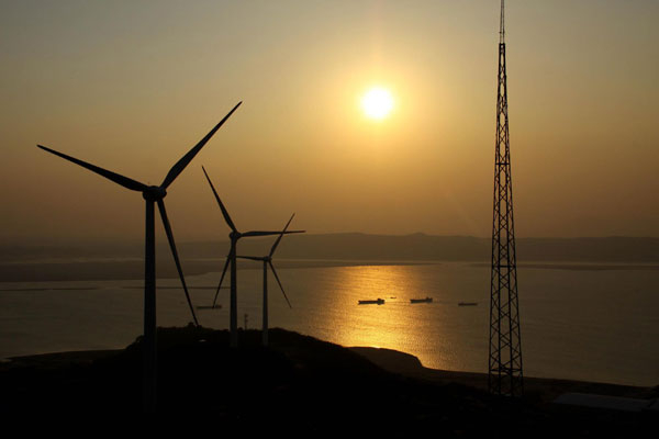 Laoyemiao wind power plant in Duchang County, east China&apos;s Jiangxi Province, Nov 10, 2010. 