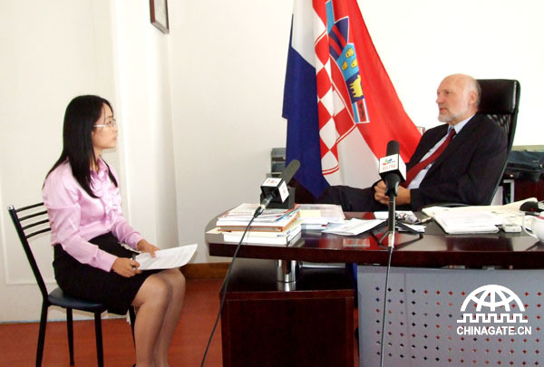 Zhang Yunyun, reporter of China Development Gateway, interviews with Ante Simonić, the ambassador of the Republic of Croatia to China. On Sep. 21 in Beijing, the ambassador explained in detail Croatia’s actions to address climate change.
