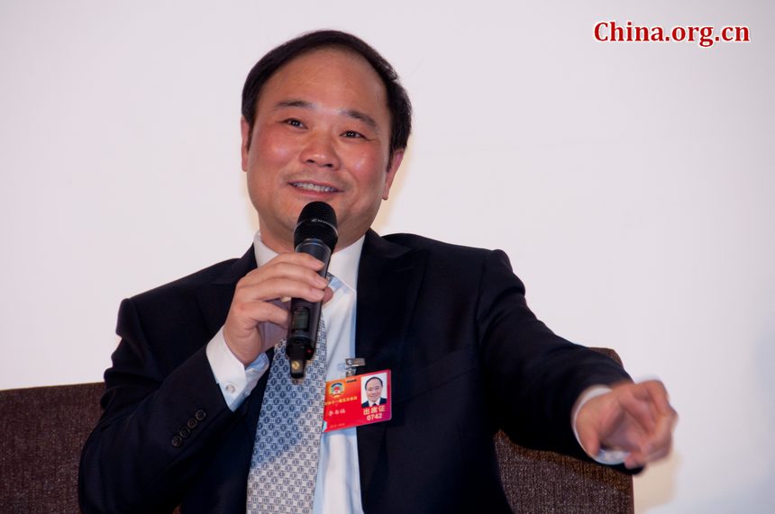 Li Shufu, chairman and chief executive of Geely Automobile Holding Company Ltd., and also member of Chinese People&apos;s Political Consultative Conference (CPPCC) meets the press on Friday, March 2, 2012, one day before the CPPCC formally starts on Saturday. Li Shufu said he would make a proposal to the government and focuses on the interior environment, especially the air quality of passenger vehicles in China. [China.org.cn]