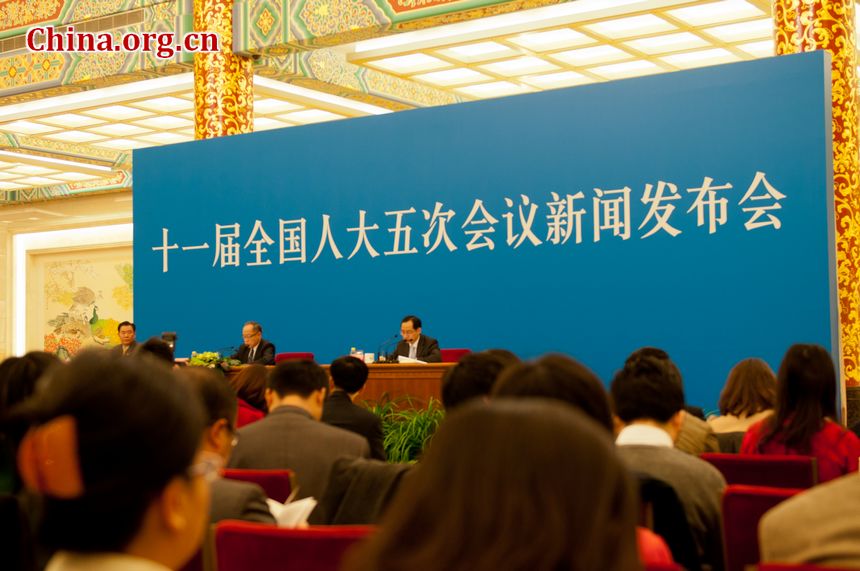 The Fifth Session of the 11th National People&apos;s Congress (NPC) holds a press conference Sunday in the Great Hall of the People on the schedule of the session and issues related to the work of the NPC ahead of the session&apos;s opening on March 5. Li Zhaoxing, spokesman for the Fifth Session of the 11th NPC, answers questions from journalists during the press conference. [China.org.cn]