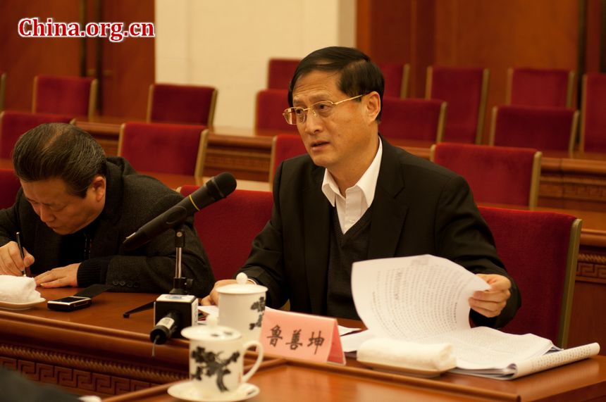 Chongqing Municipality&apos;s delegation to the National People&apos;s Congress (NPC)holds a panel discussion session on Tuesday afternoon, March 6, 2012 at the Hotel affiliated to the Great Hall of the People, Beijing, China. [China.org.cn]