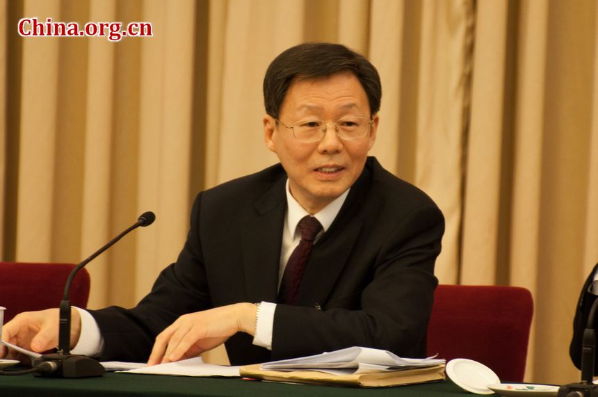 Li Xueyong, Governor of Jiangsu Province speaks at the panel discussion. The Jiangsu delegation to the 11th National People&apos;s Congress (NPC) holds an all-member panel discussion session on Wednesday afternoon at the Jiangsu Hall in the Great Hall of the People, Beijing, China. [China.org.cn]