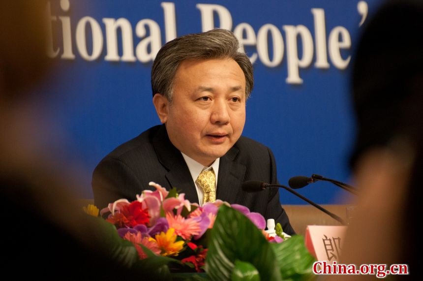 The Legislative Affairs Commission of the 11th National People&apos;s Congress holds a press conference on Thursday afternoon, March 8, 2012, at the NPC Press Center of China Central Television (CCTV)&apos;s Media Center. During the press conference, the Commission&apos;s vice chairman Lang Sheng takes from the press questions concerning the amendments to China&apos;s Criminal Procedure Law. [China.org.cn]