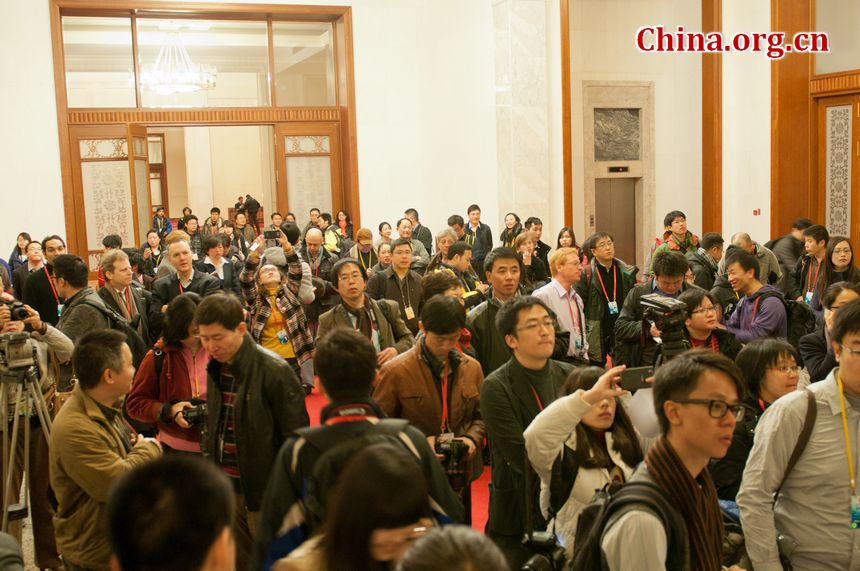 More than two hundred journalists from both national and international media have been barred from entering the panel discussion of the Chongqing Municipality’s delegation to the 11th National People’s Congress (NPC), on Friday morning, at the Great Hall of the People in Beijing. [China.org.cn]