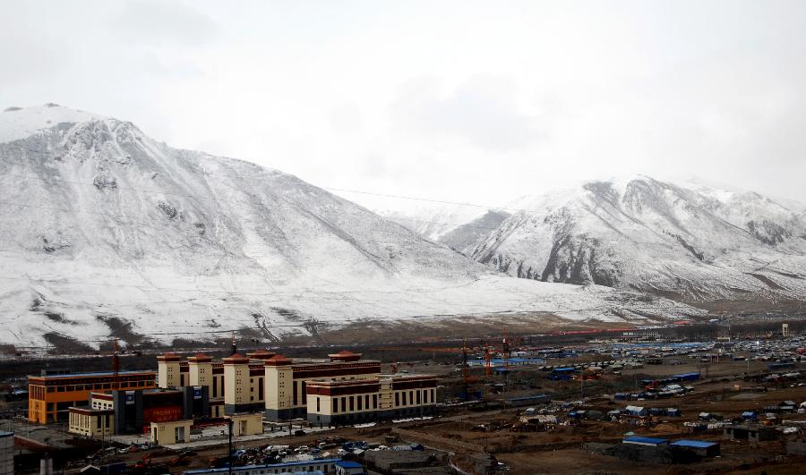 Photo taken on April 12, 2012 shows the 3rd Minzu High School Yushu Tibetan Autonomous Prefecture, northwest China's Qinghai Province.