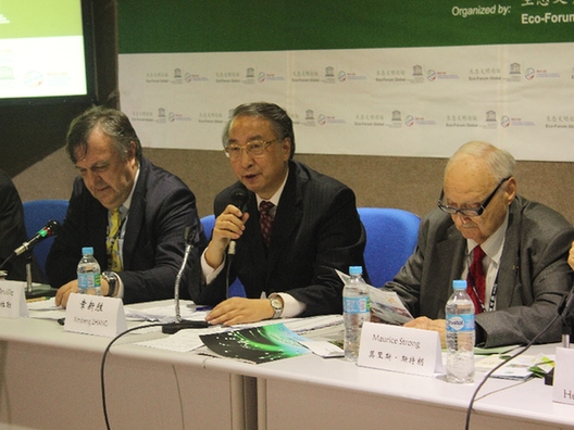 Left to right: UNESCO Under Secretary Hans d'Orville, Secretary General of Eco Forum Global Zhang Xinsheng and former Executive Director of the UN Environment Programme Maurice Strong attend a forum on the sidelines of the Rio+20 UN Conference on Sustainable Development in Rio de Janeiro on June 22. [By Zhou Jianxiong]