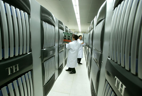 Scientists adjust the Chinese supercomputer Tianhe-1A. 