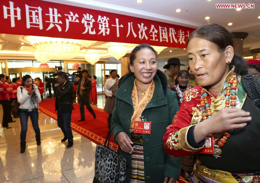 Delegates of the 18th National Congress of the Communist Party of China (CPC) from Tibet Autonomous Region arrive in Beijing, capital of China, on Nov. 5, 2012.