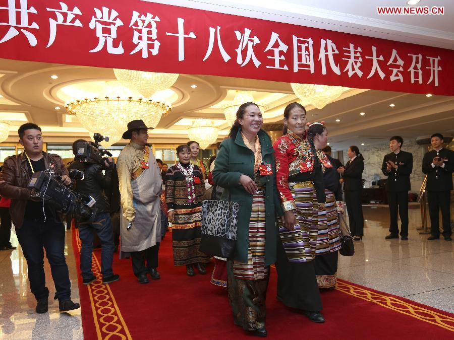 Delegates of the 18th National Congress of the Communist Party of China (CPC) from Tibet Autonomous Region arrive in Beijing, capital of China, on Nov. 5, 2012. 