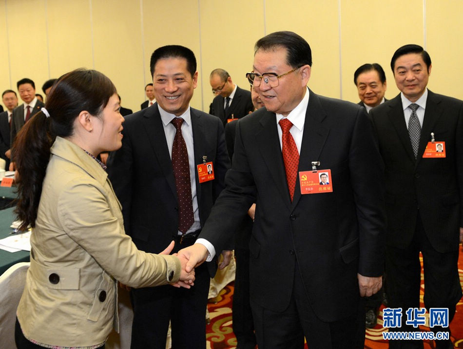 Li Changchun (R front) joins a panel discussion of Sichuan delegation to the 18th National Congress of the Communist Party of China (CPC) in Beijing, capital of China, Nov. 8, 2012. 