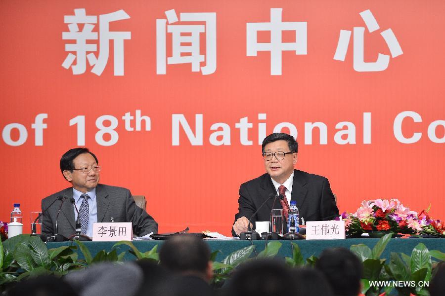 Li Jingtian (L), executive vice president of the Party School of the Communist Party of China (CPC) Central Committee, and Wang Weiguang (R), executive vice president of the Chinese Academy of Social Sciences, are present at a press conference held by the press center of the 18th CPC National Congress on CPC theory innovation in Beijing, capital of China, Nov. 9, 2012.