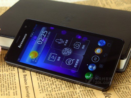 Lenovo Group Ltd, the world's largest personal computer maker, said it is ready to challenge Apple Inc and Samsung Electronics Co Ltd in the mobile consumer sector. [File Photo] 
