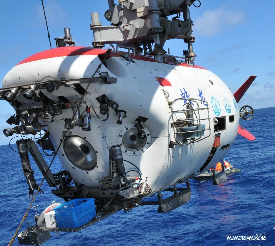 China's manned deep-sea submersible Jiaolong prepares to dive into South China Sea, June 18, 2013. 