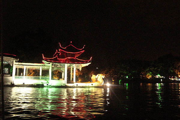 This photo taken on June 27th shows the evening scenery of Guilin in southeast China's Guangxi Autonomous Region. [CnDG by Jiao Meng] 