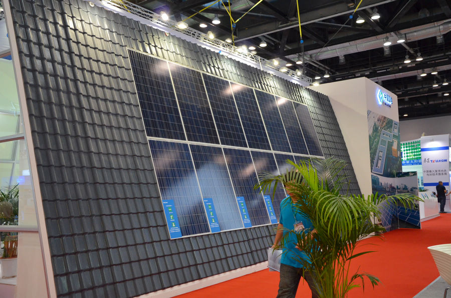 2013 China Clean Energy Expo kicked off on Wednesday at China National Convention Center in Beijing. Nearly 300 enterprises from over 20 countries around the world participated in the trade fair. 