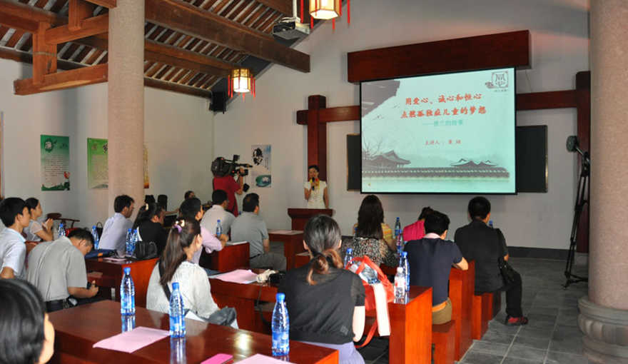 'One Heart Class', set up by Nanning Committee of China Association for Promoting Democracy in Sept. 28, 2012, have been delivering positive energy by its unique way.