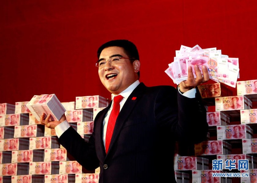 Chen Guangbiao, listed as one of China’s 400 richest people and a man known as much for his publicity stunts as his wealth, claims he is in talks to buy the New York Times. [photo / Xinhua]