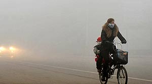 Greenpeace, a non-governmental environmental organization, released a list on Jan. 10 of the average annual PM2.5 density in 2013 in 74 major Chinese cities.