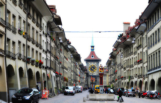 A view of Zytglogge Clock Tower at Kramgasse Street in Bern, the capital of Switzerland. [Photo/File photo]